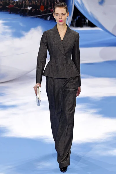 Look 7